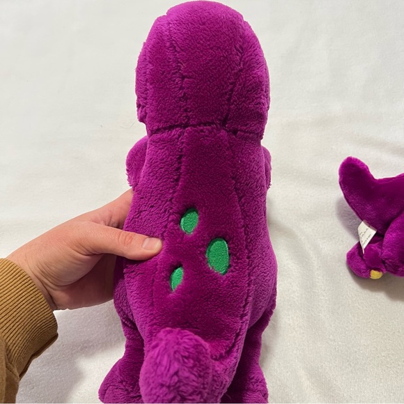 Barney LOT 2 vintage plush 90s. Both are pre owned in good shape - Picture 4 of 9